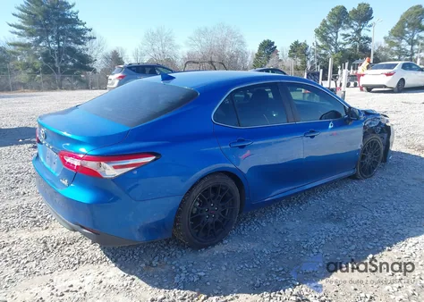 2020 Toyota Camry Le Hybrid z USA, uszkodzony, nr VIN 4T1C31AK3LU012193